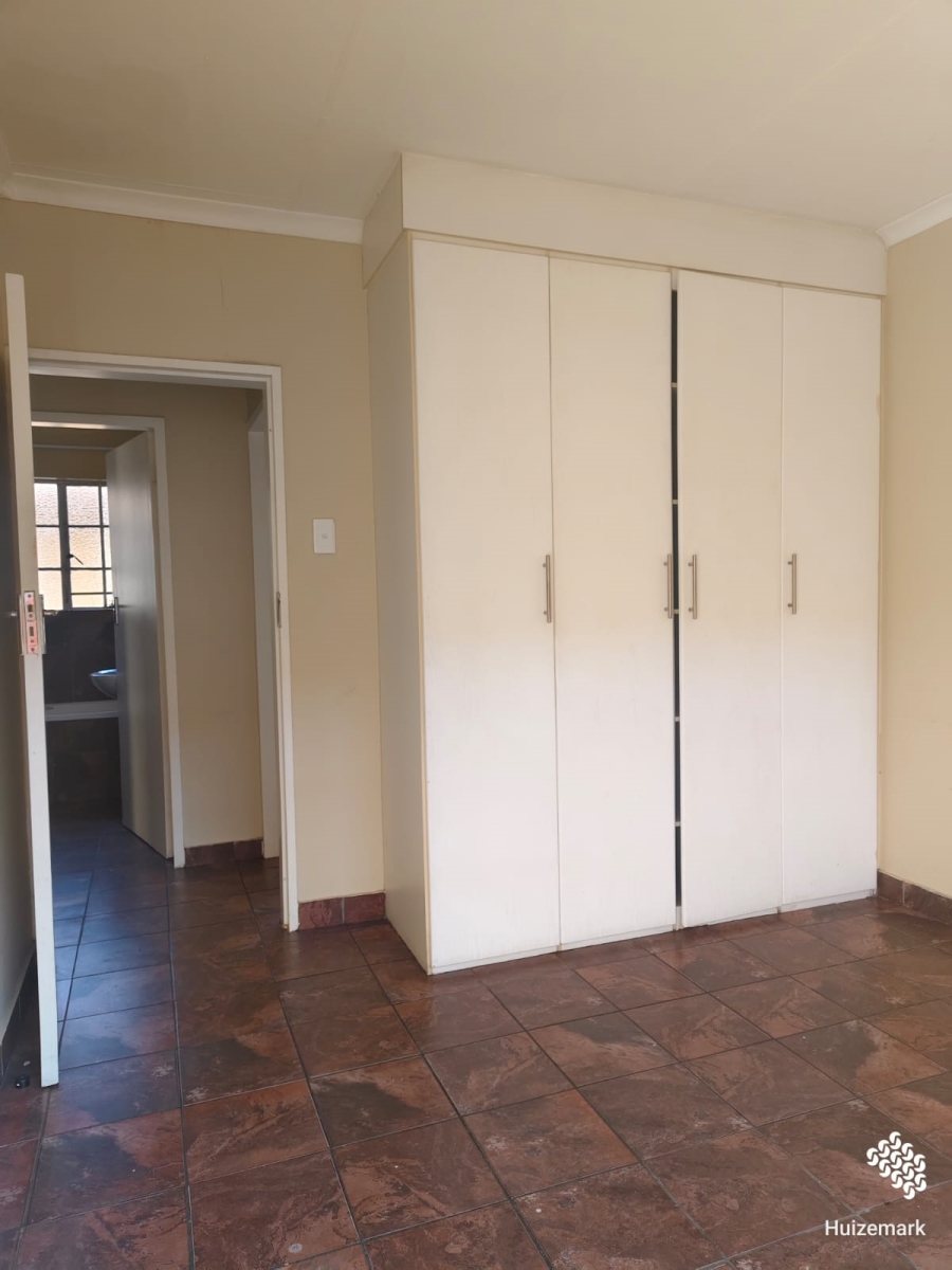 2 Bedroom Property for Sale in Vaalpark Free State